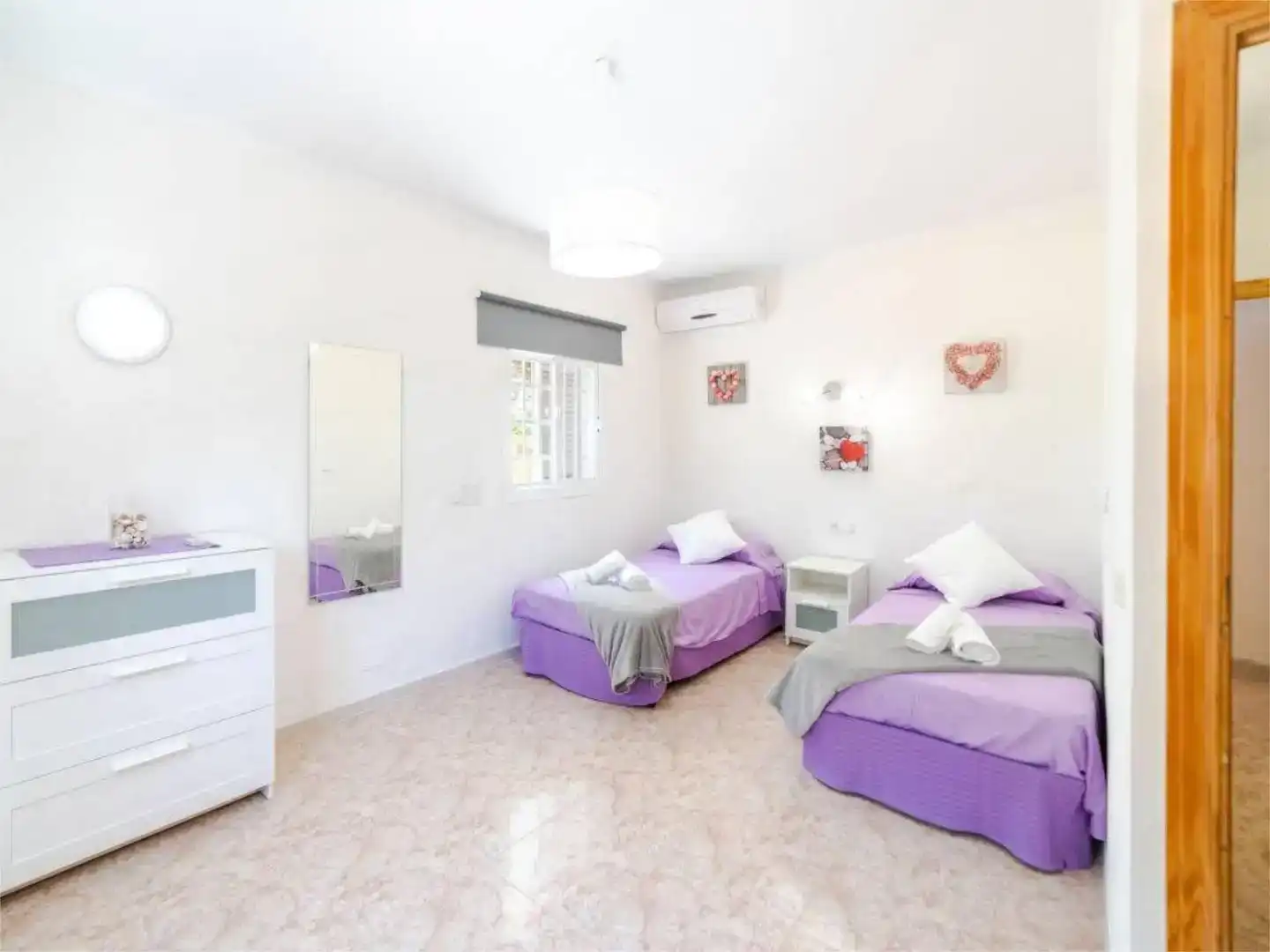 Dormitori de Casa adosada de lloguer en Santanyí amb Aire condicionat, Jardí privat i Moblat
