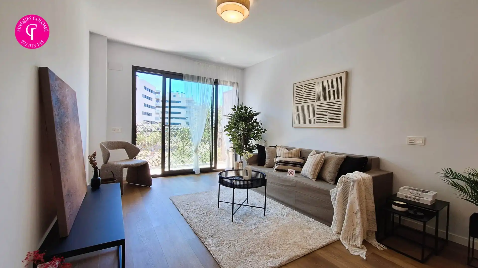 Sala de estar de Piso en venta en Girona con Aire acondicionado, Calefacción y Balcón