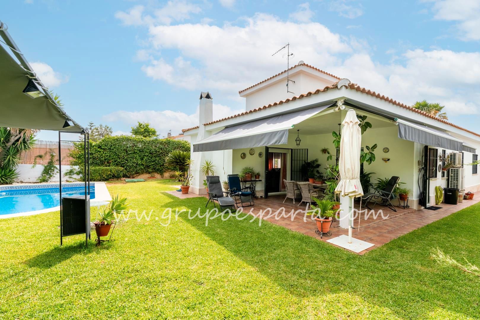 Jardí de Casa o xalet en venda en Espartinas amb Aire condicionat, Jardí privat i Terrassa
