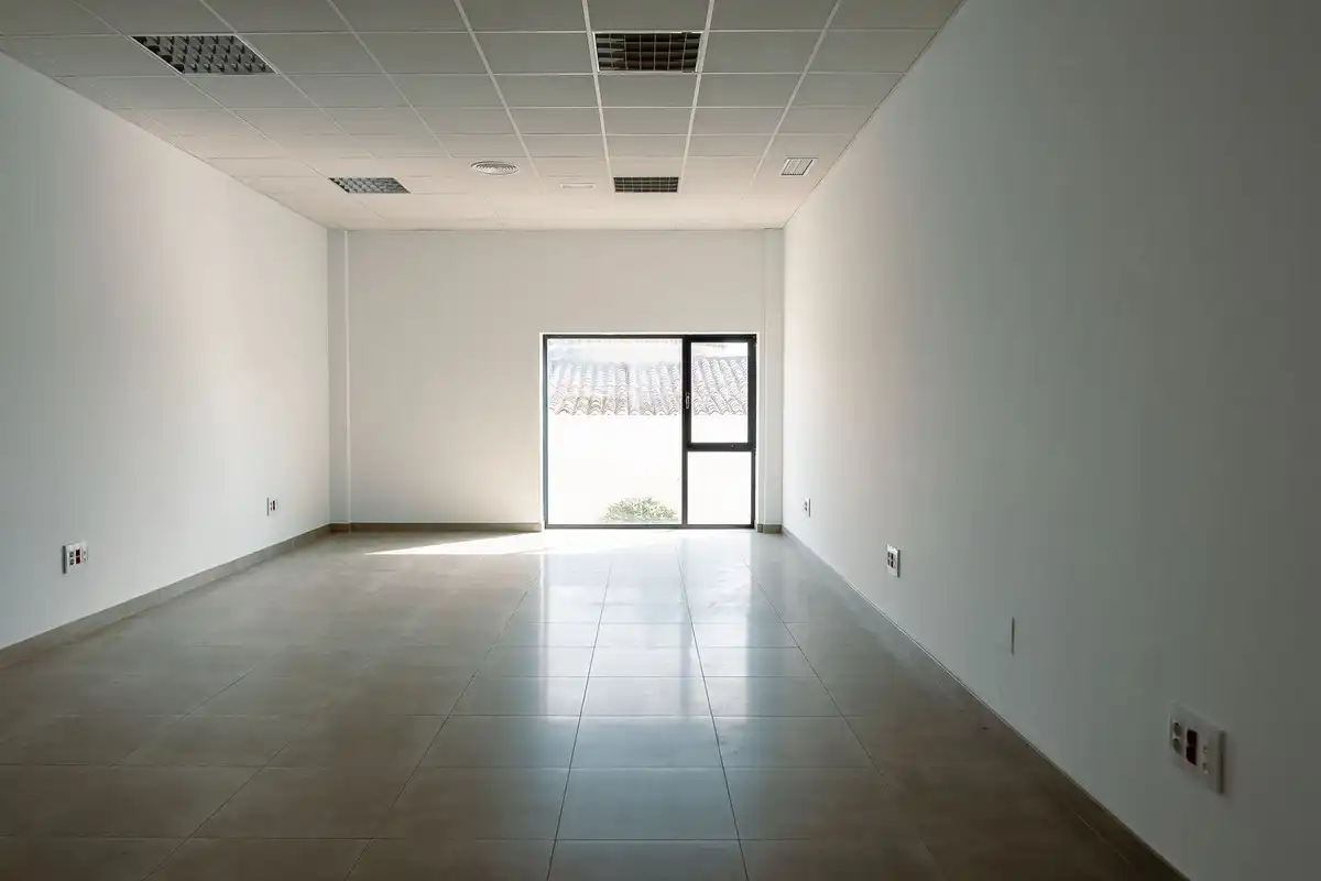 Office for rent in Estepona  with Air Conditioner