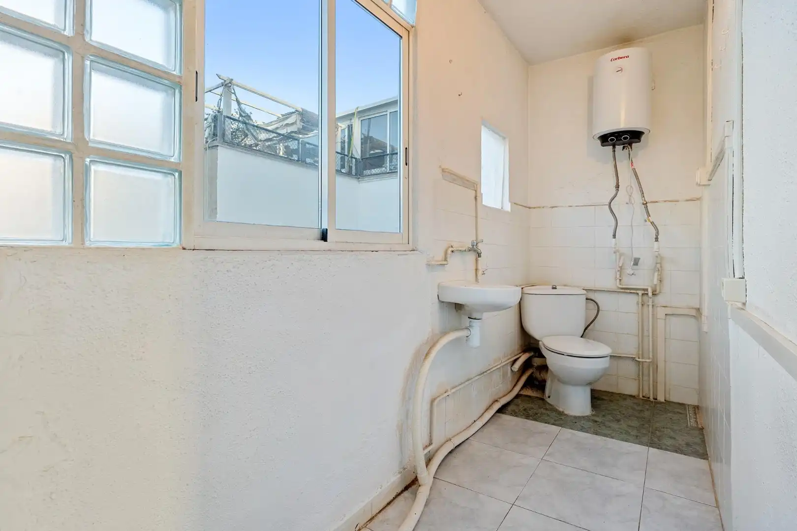 Badezimmer von Gebäude zum Verkauf in Tarragona