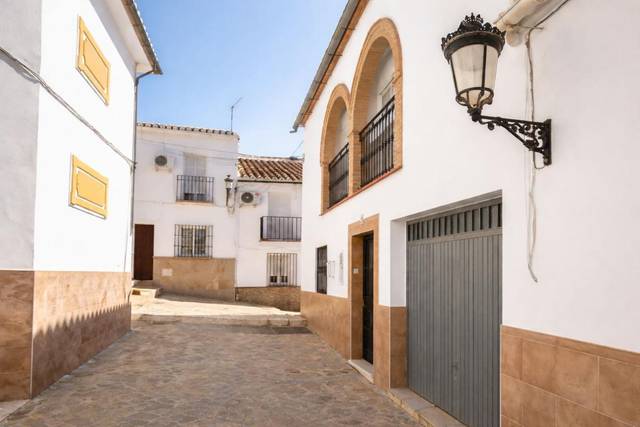 Casa adosada en Venta en C. Pio XII en Valle de Abdalajís