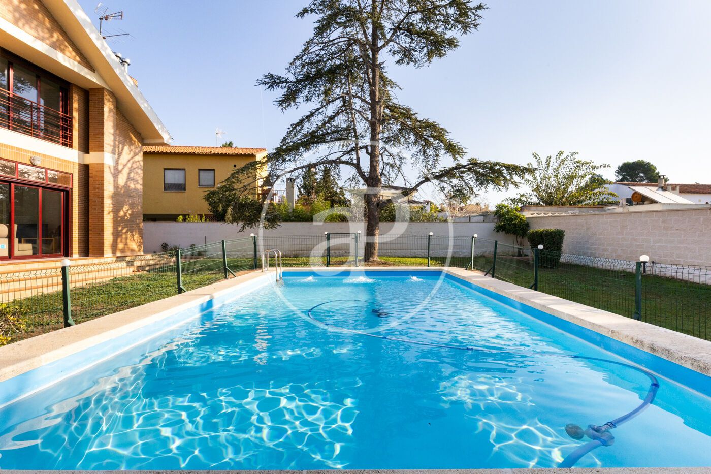 Swimming pool of House or chalet for sale in L'Eliana  with Air Conditioner, Heating and Private garden