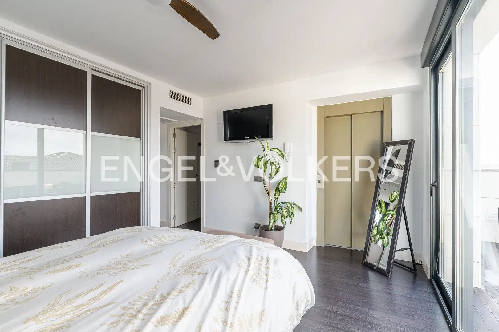 Bedroom of Detached homes for sale in Valdemoro  with Air Conditioner, Heating and Private garden
