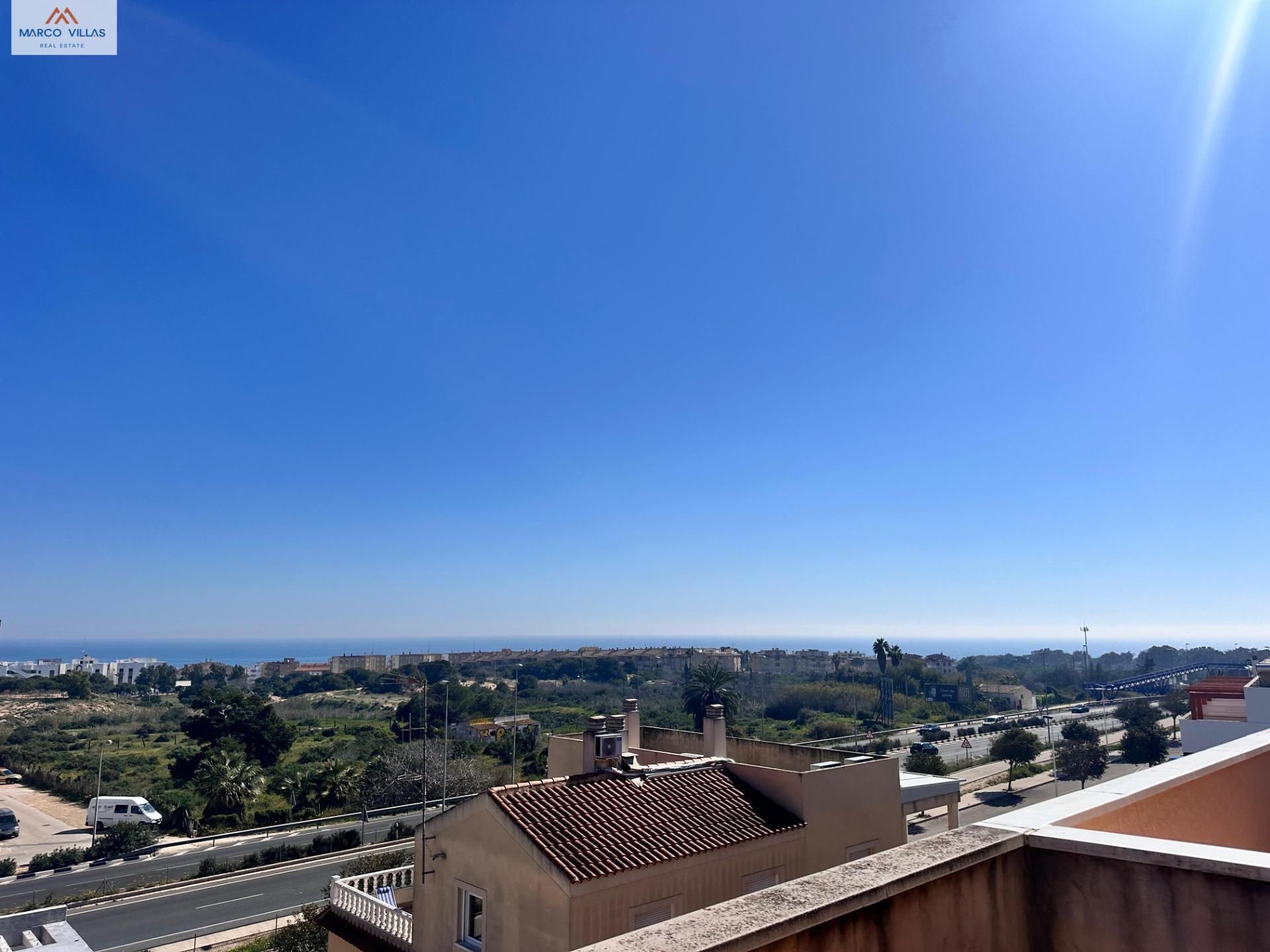 Vista exterior de Casa adosada en venta en Guardamar del Segura con Aire acondicionado, Terraza y Trastero
