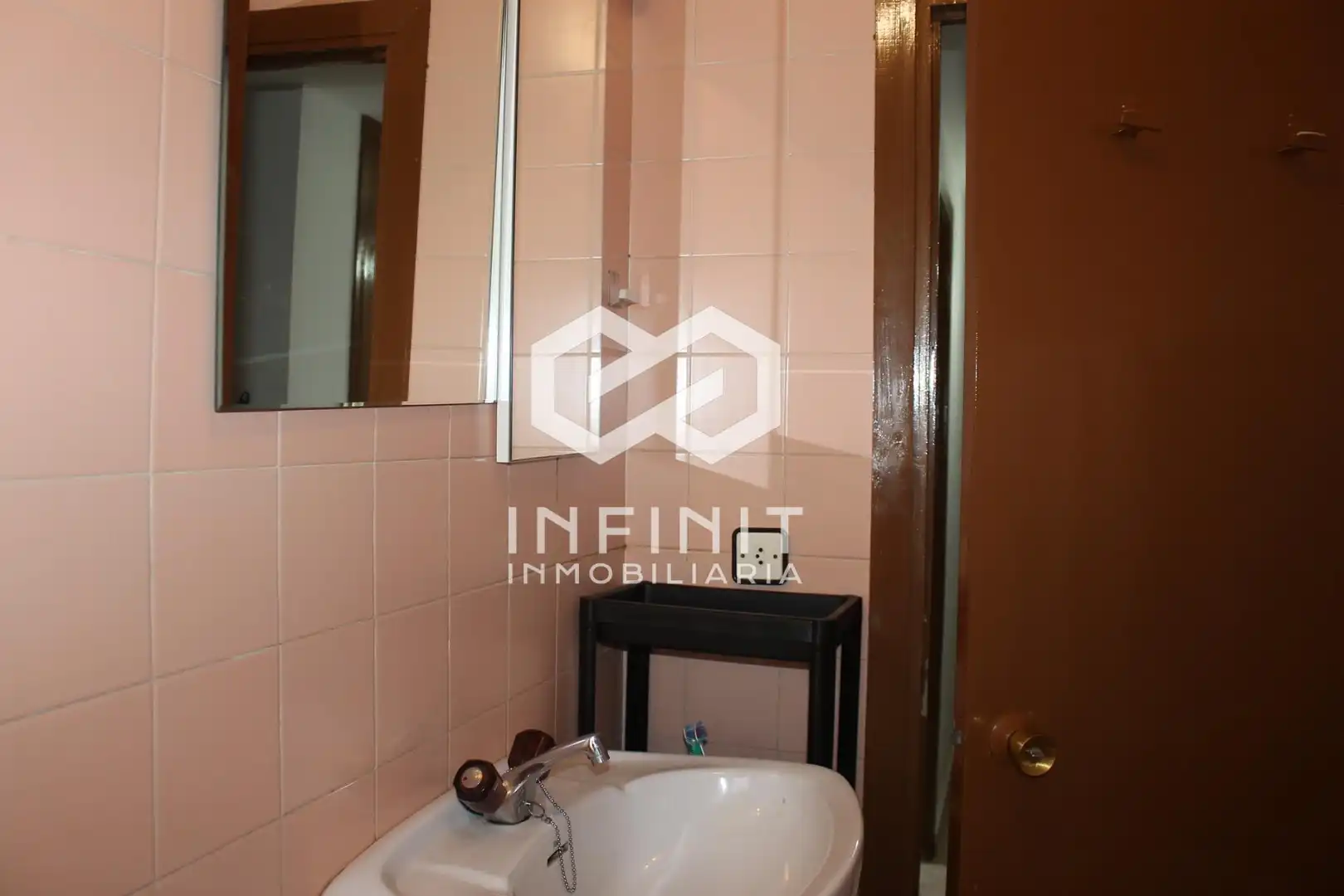 Baño de Piso en venta en Ibias con Calefacción y Trastero