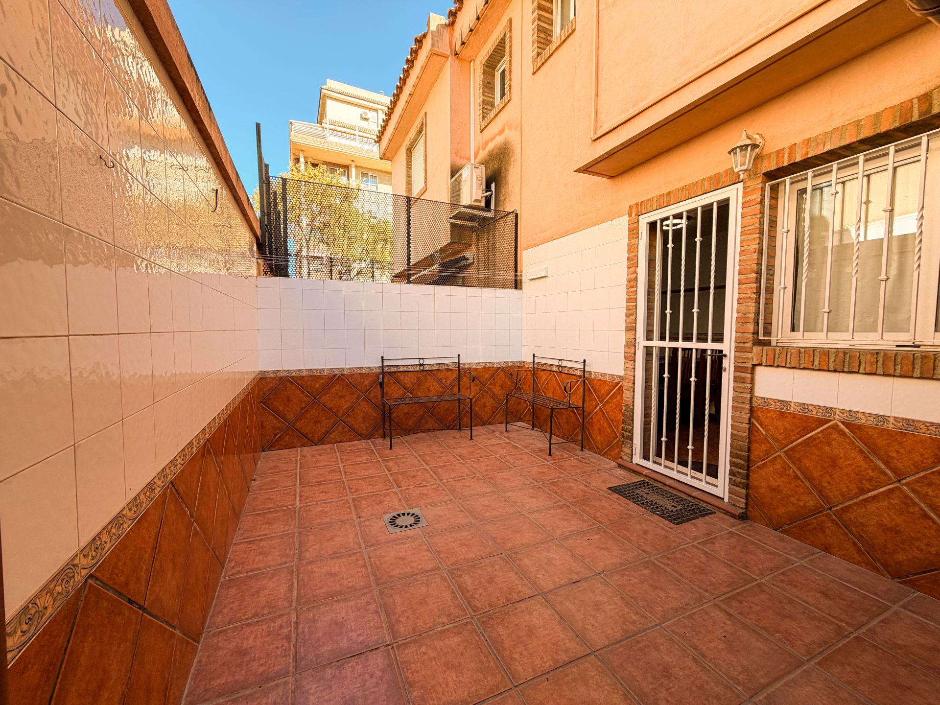 Terrassa de Casa adosada en venda en Sagunto / Sagunt amb Aire condicionat, Terrassa i Traster