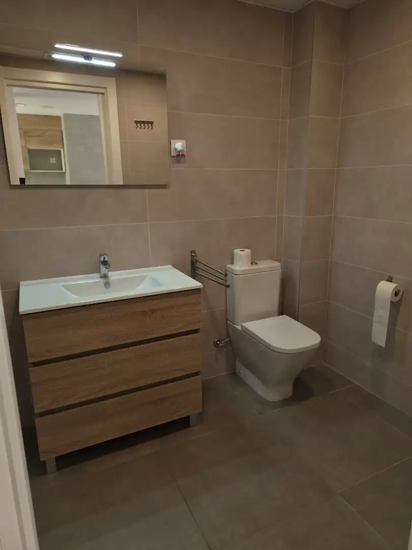 Baño de Piso de alquiler en Parets del Vallès con Aire acondicionado, Calefacción y Parquet