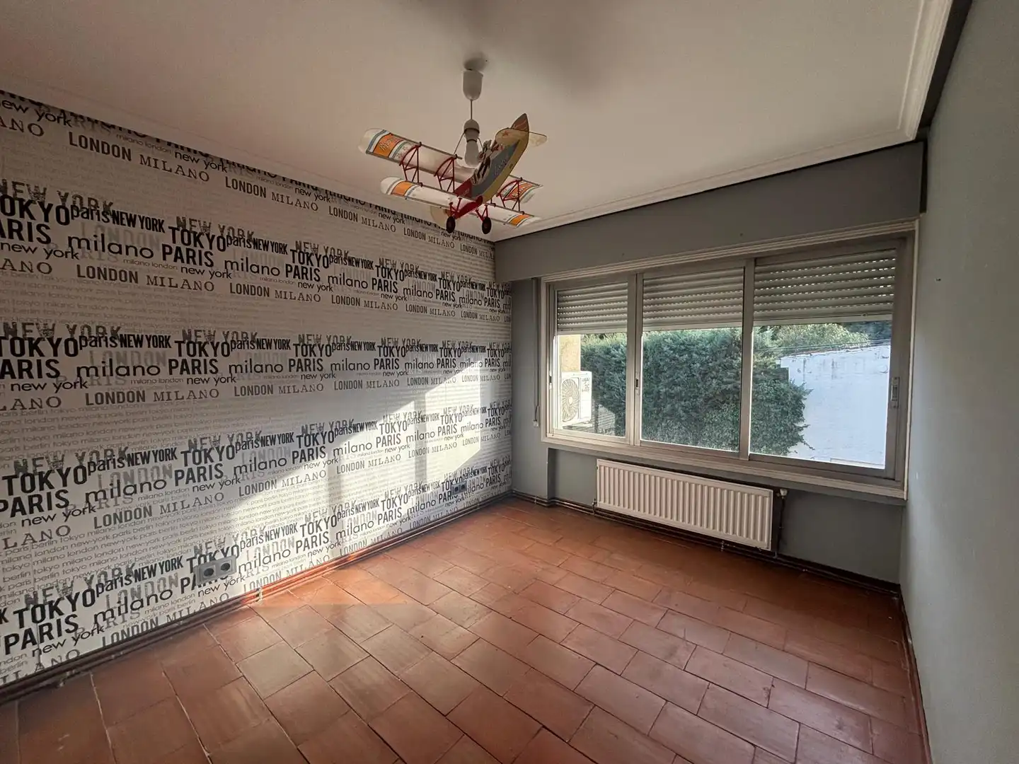 Sala d'estar de Casa adosada en venda en Pozuelo de Alarcón
