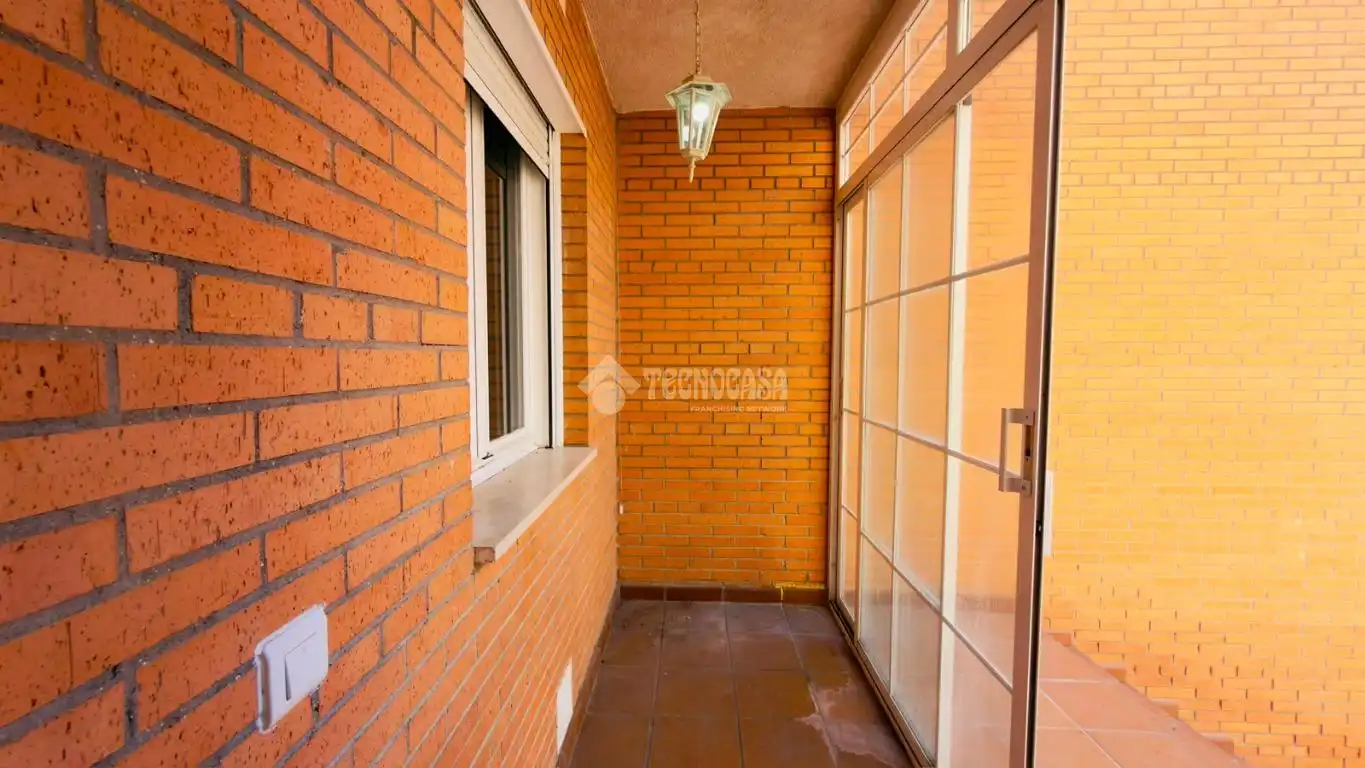 Casa adosada en venda en Ciruelos amb Calefacció