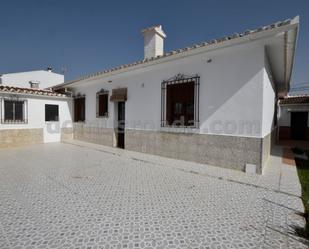 Vista exterior de Casa o xalet en venda en Cuevas del Becerro amb Terrassa