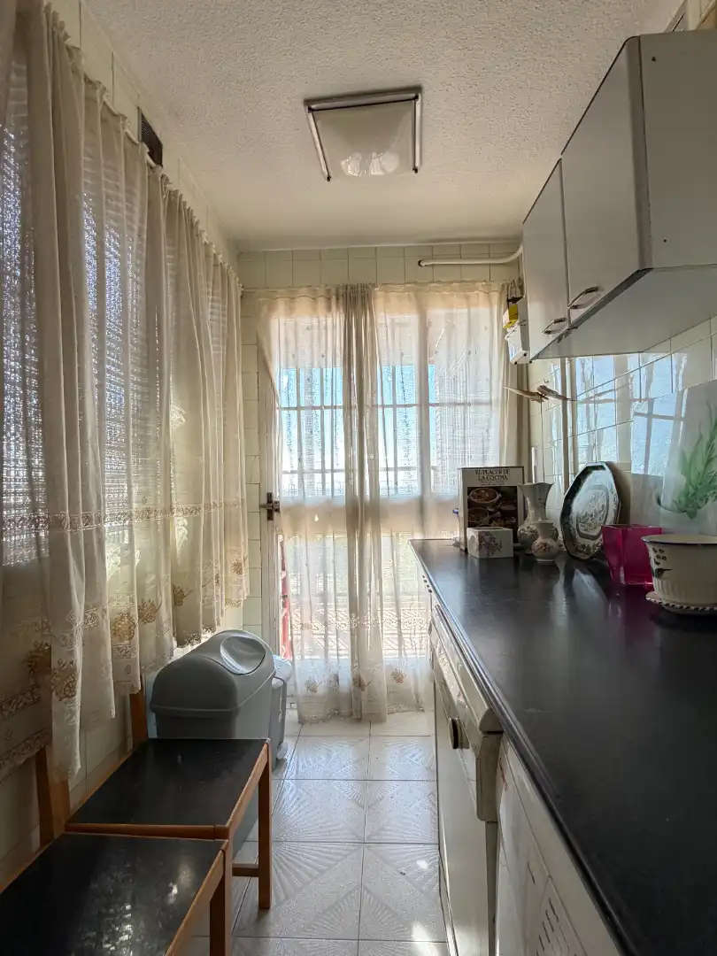 Cocina de Piso en venta en Madrid con Calefacción, Terraza y Amueblado