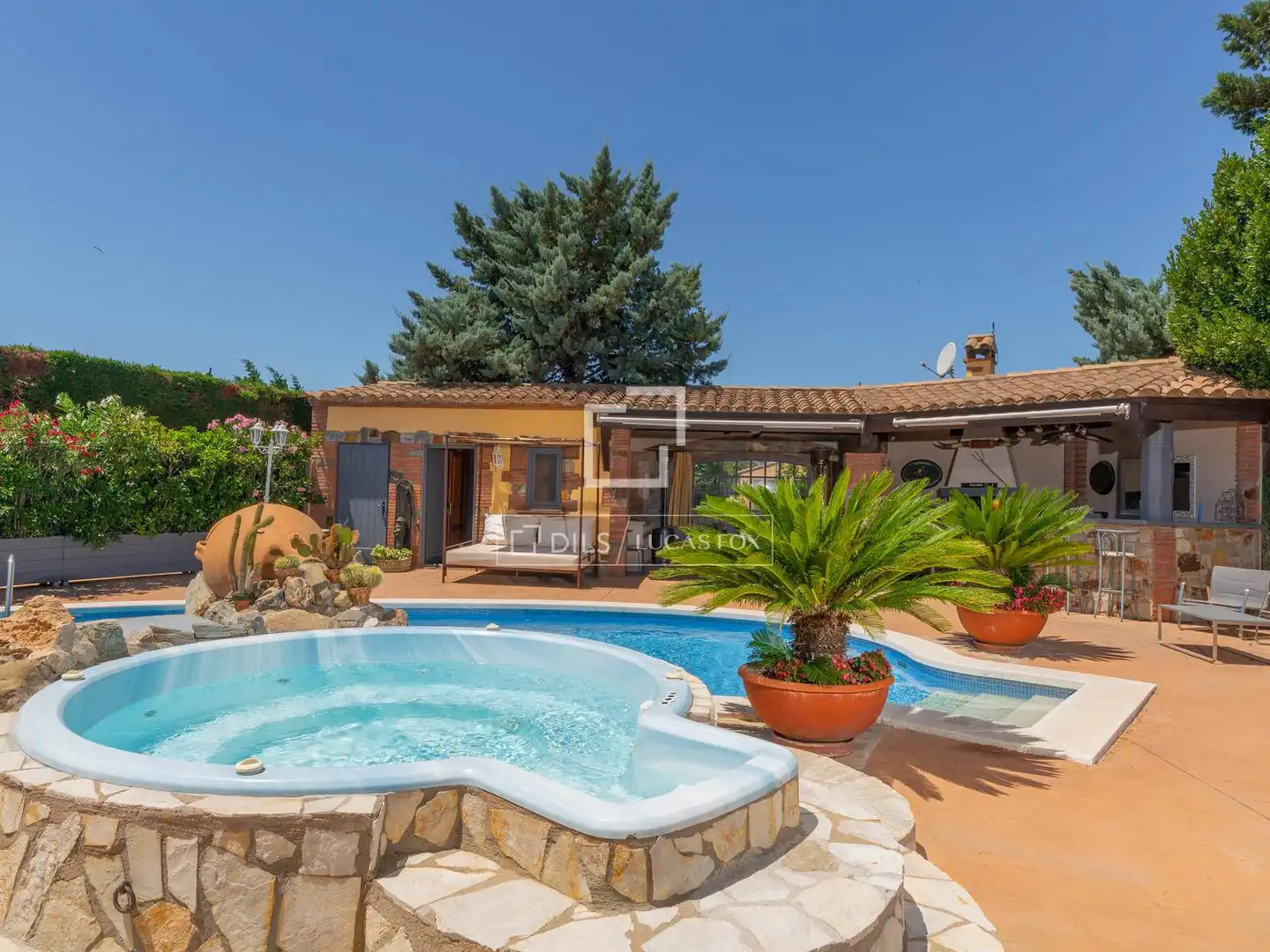 Chalet con piscina en venta en Peralada, imagen 7