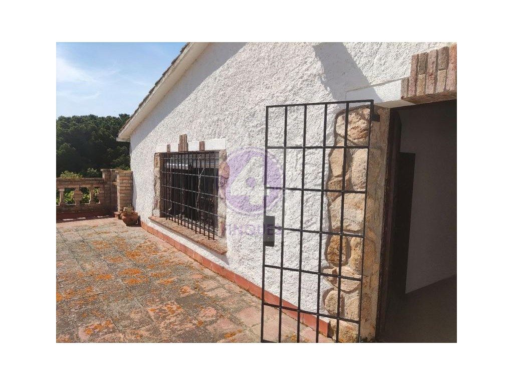 Vista exterior de Finca rústica en venda en Llagostera amb Terrassa