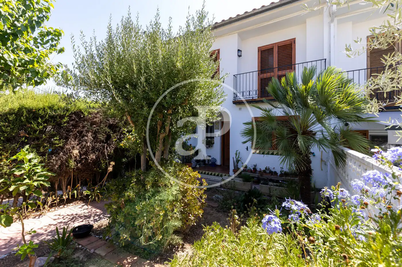 Jardí de Casa adosada en venda en Cerdanyola del Vallès amb Aire condicionat, Calefacció i Jardí privat