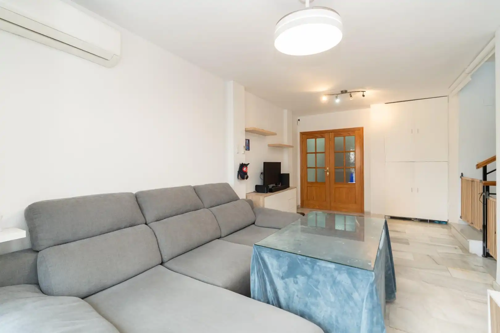 Living room of Flat for sale in Motril  with Air Conditioner, Terrace and Storage room