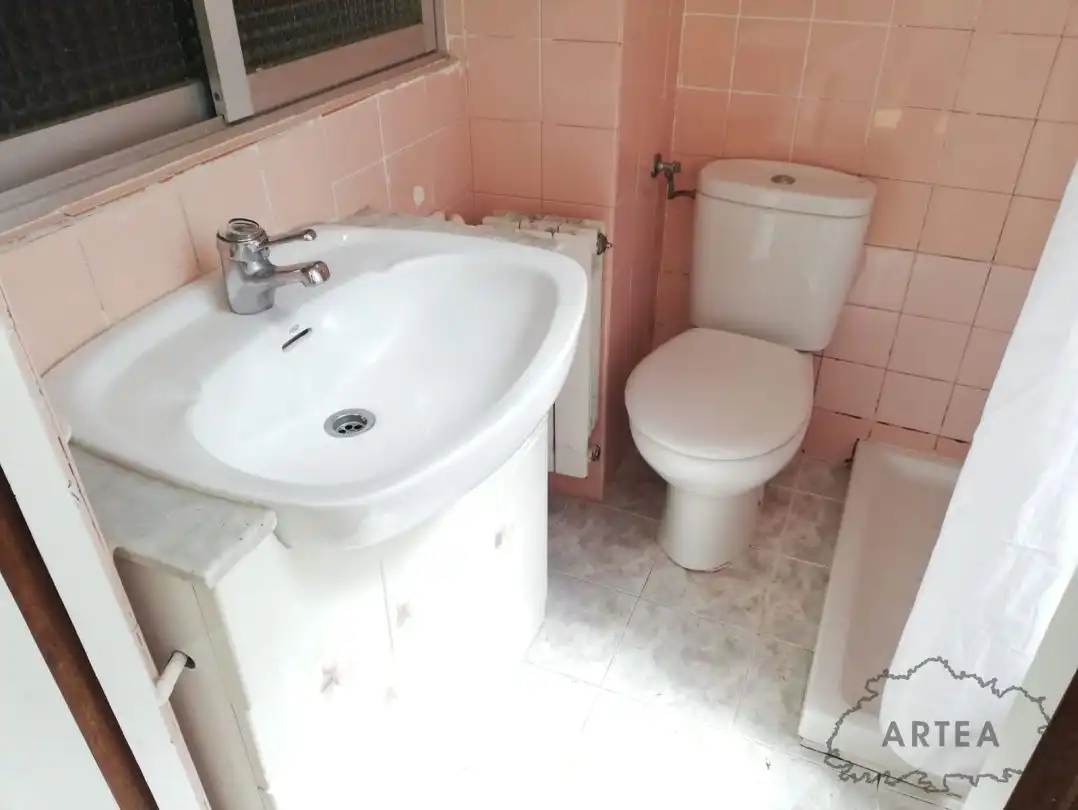 Baño de Piso de alquiler en Bilbao  con Calefacción, Horno y Lavadora