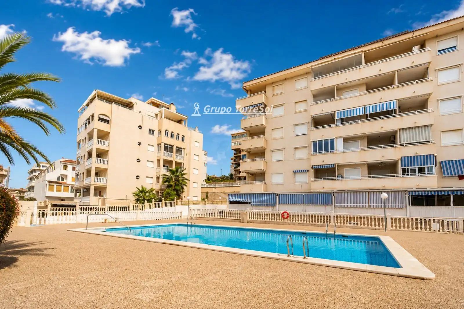 Swimming pool of Flat for sale in Elche / Elx  with Air Conditioner, Heating and Terrace