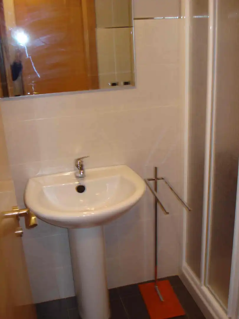 Bany de Apartament en venda en Narón amb Calefacció, Parquet i Traster