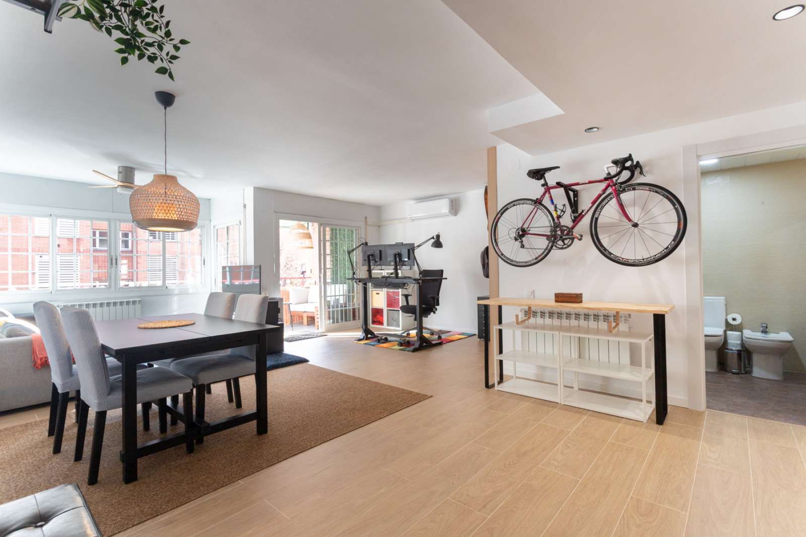 Sala d'estar de Apartament per a compartir en Sant Adrià de Besòs amb Aire condicionat i Terrassa