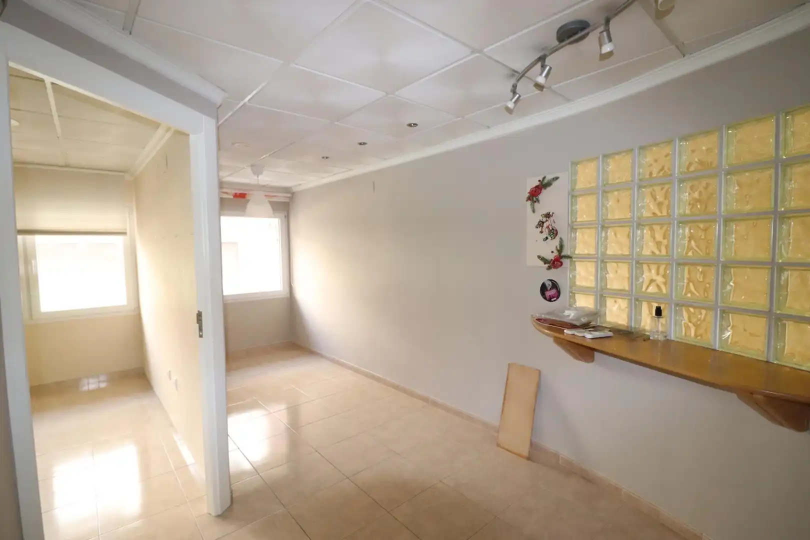 Office for rent in Elda  with Air Conditioner
