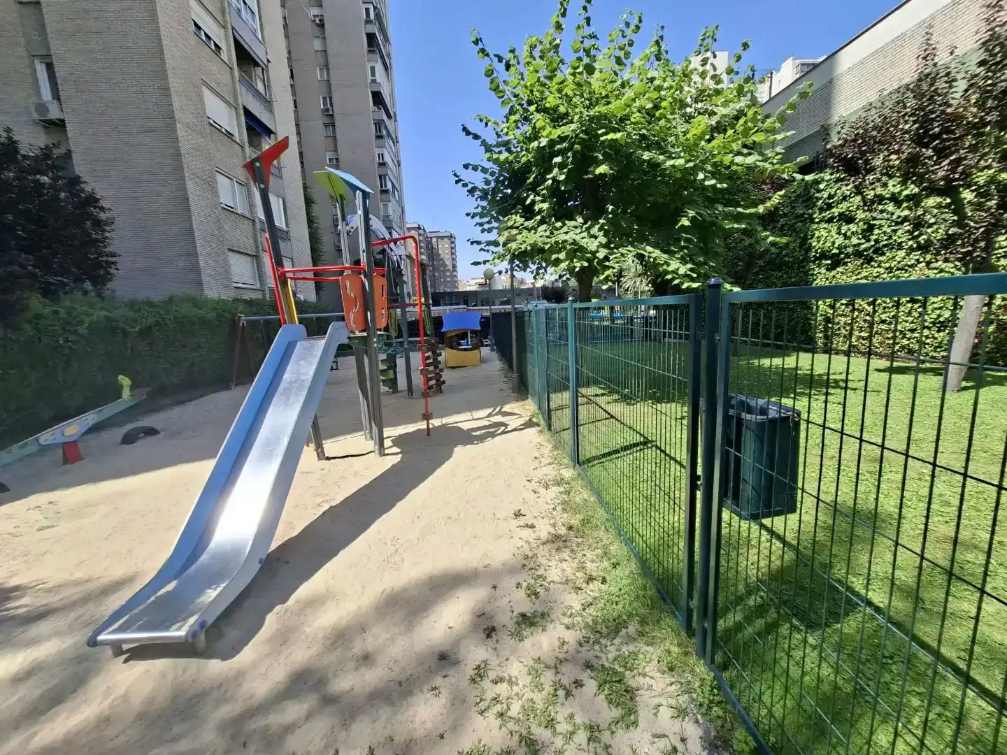 Vista exterior de Pis en venda en  Madrid Capital amb Aire condicionat i Piscina