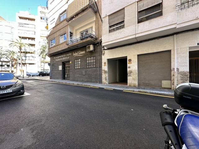 Local comercial en Venta en Maestro Marqués en Ensanche - Diputación