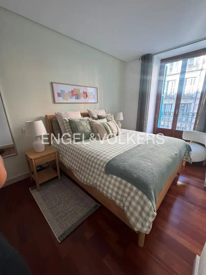 Habitación de Piso de alquiler en Madrid con Calefacción, Amueblado y Balcón