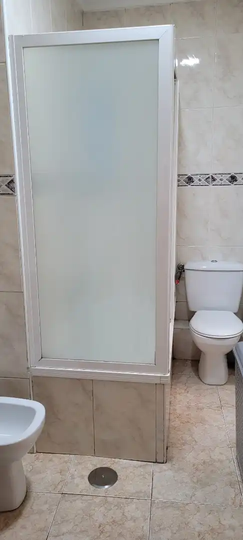 Bany de Pis de lloguer en Cuenca amb Calefacció, Moblat i Forn