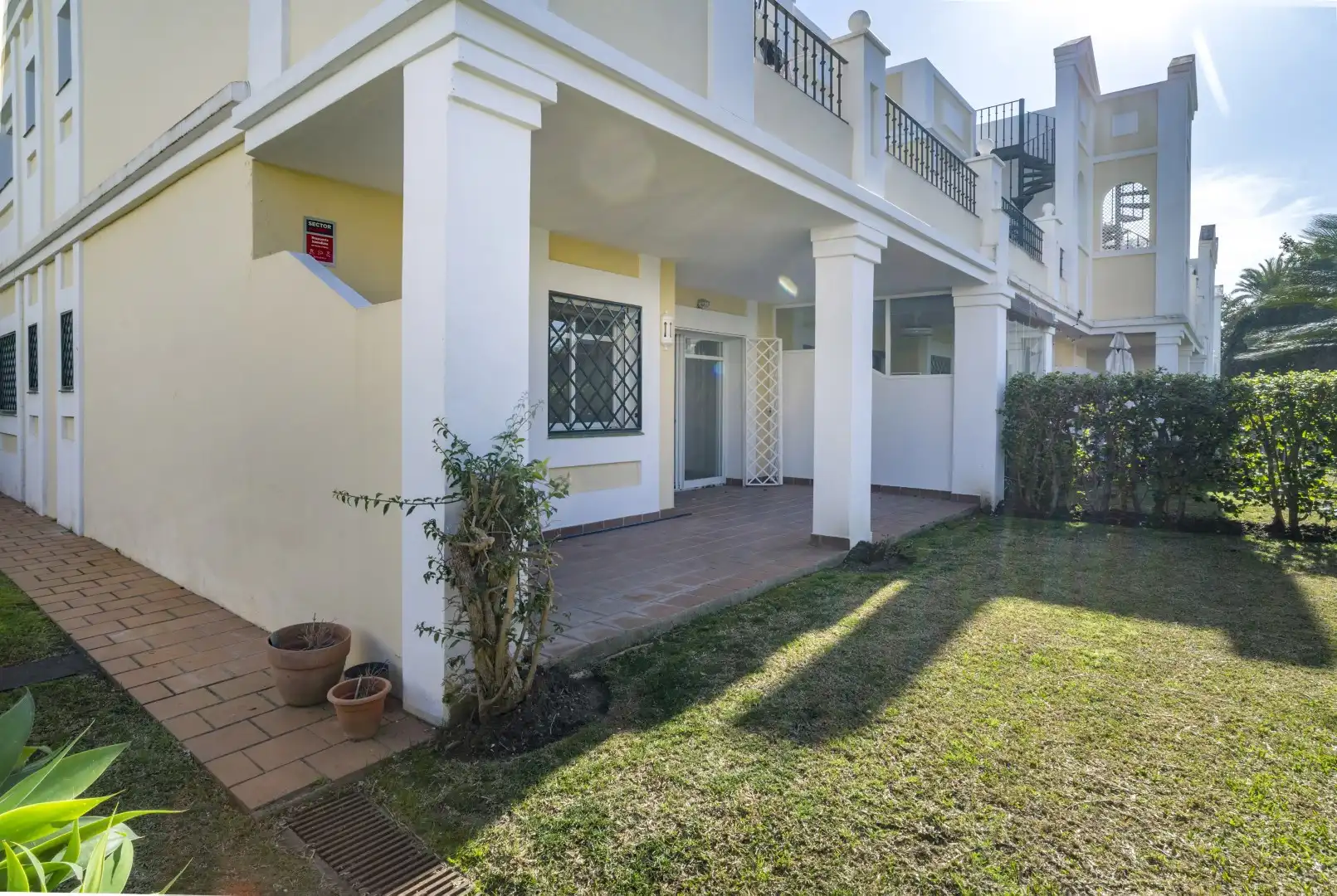 Jardí de Planta baixa en venda en Marbella amb Jardí privat, Terrassa i Piscina