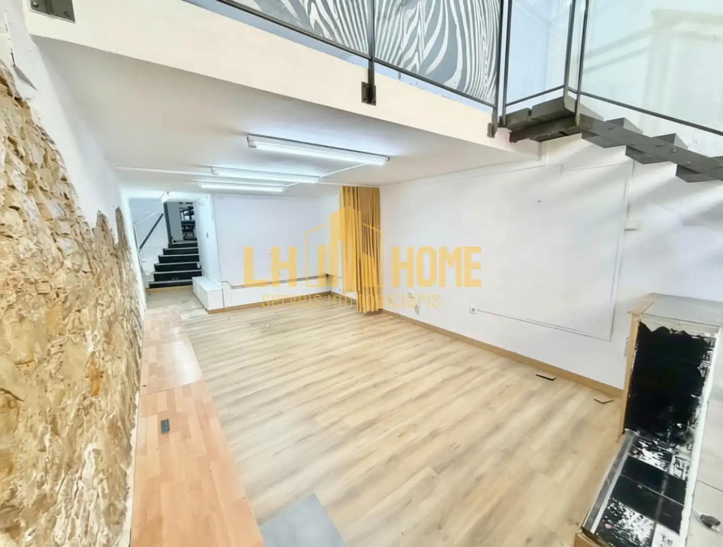 Commercial properties for sale in L'Hospitalet de Llobregat  with Air Conditioner
