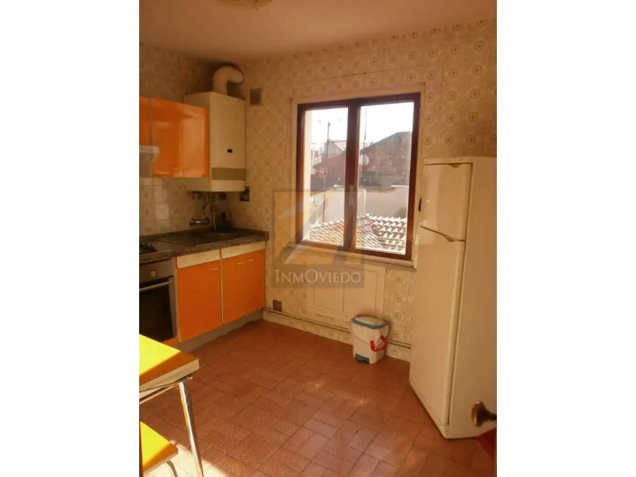 Cocina de Piso en venta en Oviedo  con Calefacción y Amueblado