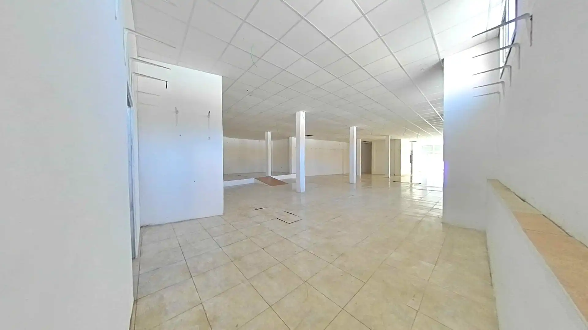Business premises for sale in Alfonso I, imagen 3