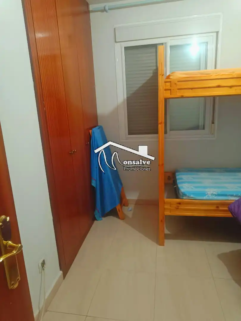 Habitación de Casa adosada en venta en Camarenilla con Calefacción