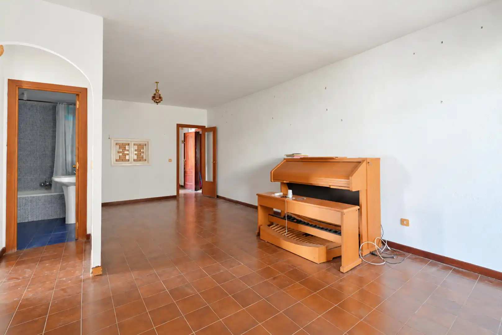Sala de estar de Apartamento en venta en Calahonda 