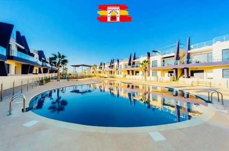 Piscina de Casa o xalet en venda en Pilar de la Horadada amb Aire condicionat, Moblat i Piscina comunitària