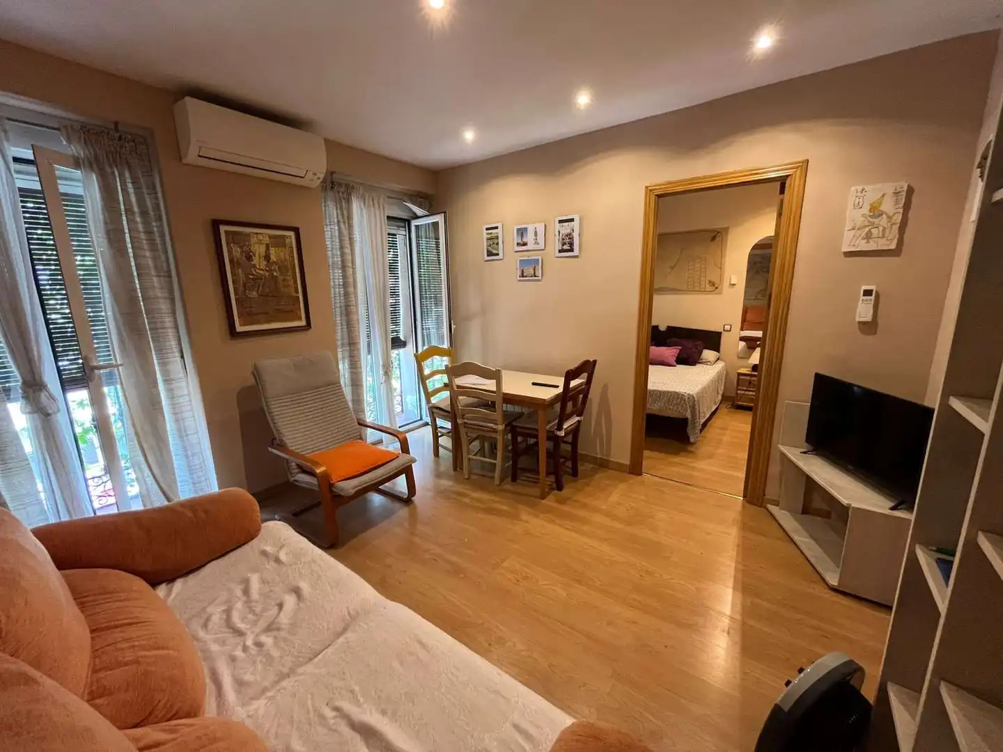 Dormitori de Apartament per a compartir en Madrid amb Aire condicionat, Calefacció i Terrassa
