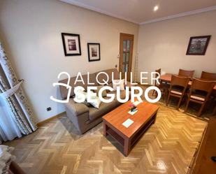 Sala d'estar de Pis de lloguer en  Madrid Capital amb Calefacció i Moblat