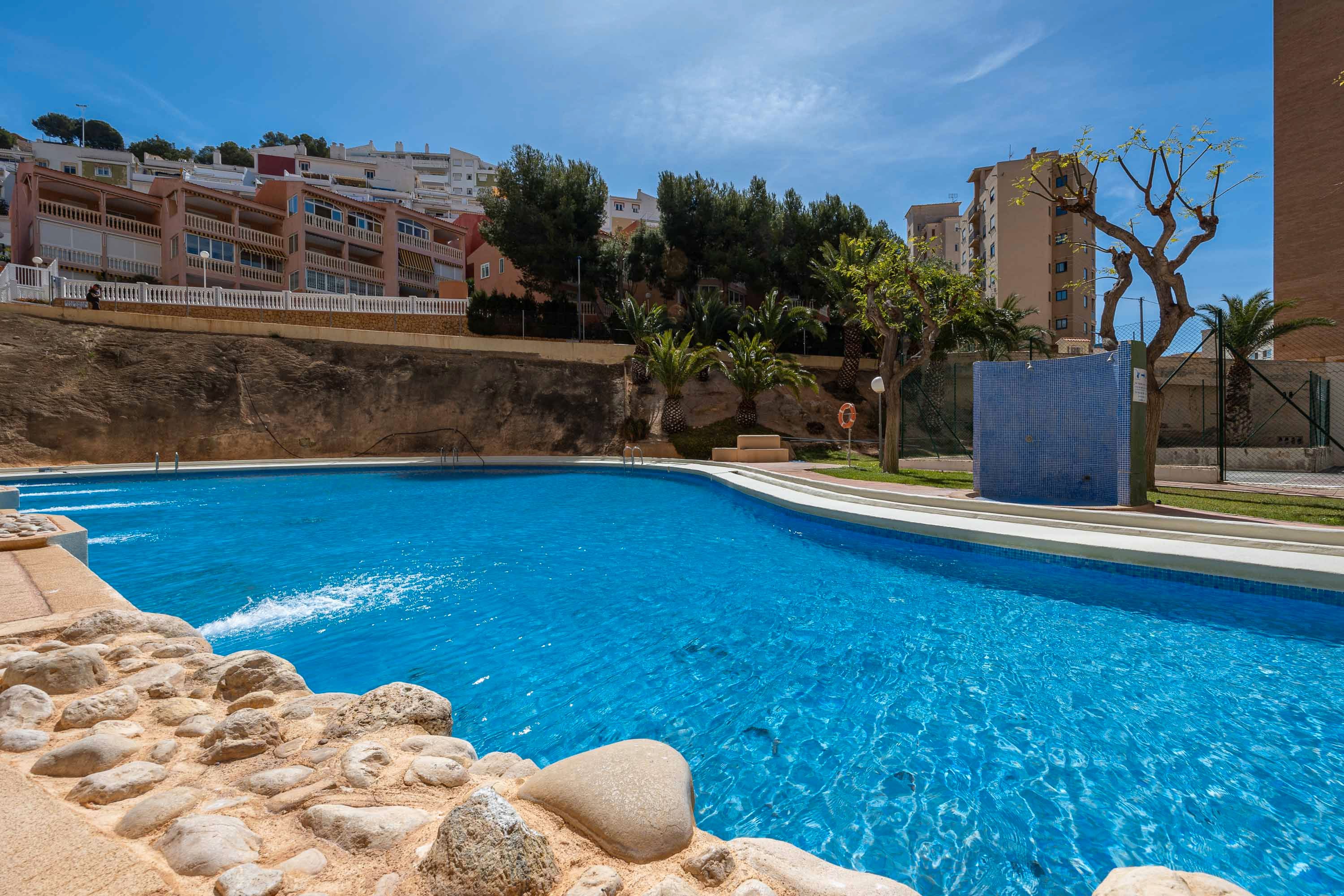 Piscina de Piso en venta en Finestrat con Piscina, Amueblado y Piscina comunitaria