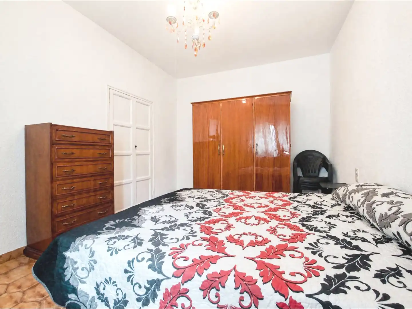 Flat with terrace to rent in Genil, imagen 7