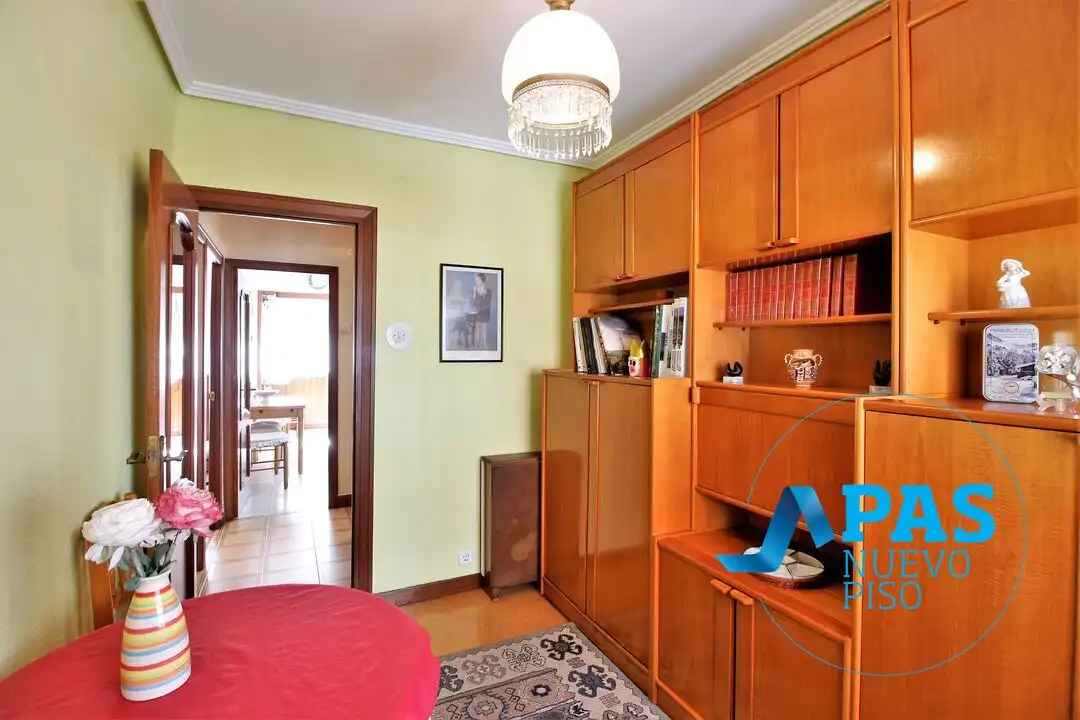 Sala de estar de Piso en venta en Camargo con Calefacción y Amueblado