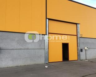 Industrial buildings to rent in Roales