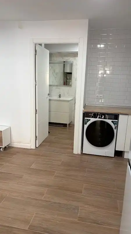 Badezimmer von Erdgeschoss zur Miete in Elche / Elx mit Möbliert, Ofen und Waschmaschine
