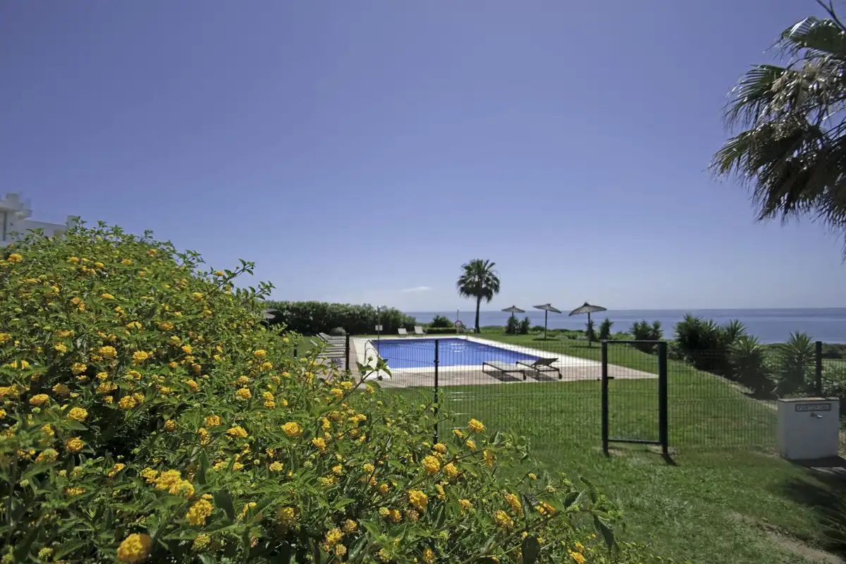 Ground floor with pool for sale in La Alcaidesa, imagen 24