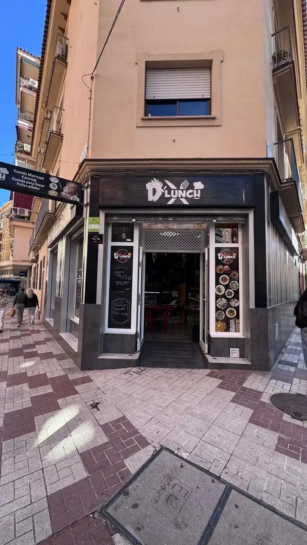 Locale commerciale in cessione a Calle Calle Estébanez Calderón 16
