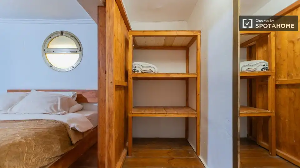 Bedroom of Flat for rent in Valencia  with Air Conditioner, Heating and Furnished