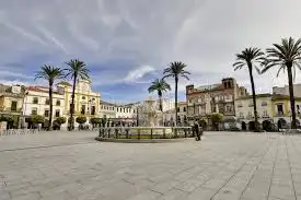 Casa con terrazza in vendita a Centro