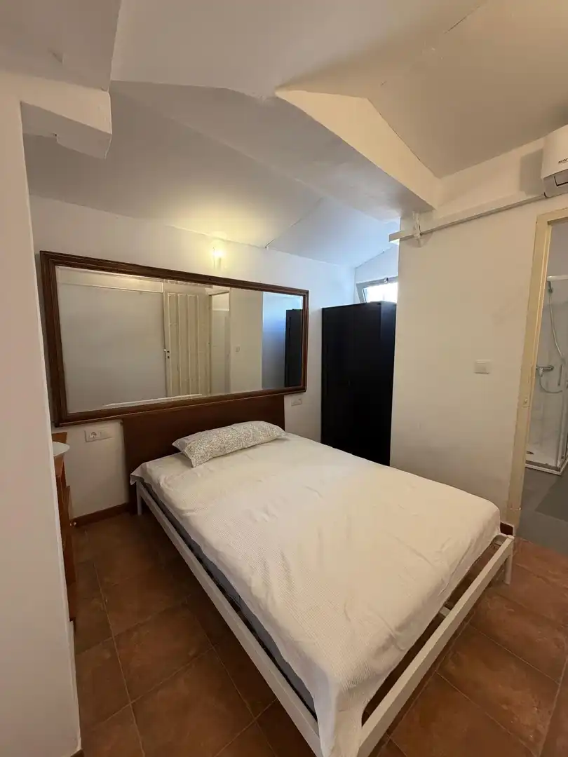 Habitación de Estudio de alquiler en Chinchón con Aire acondicionado, Calefacción y Amueblado