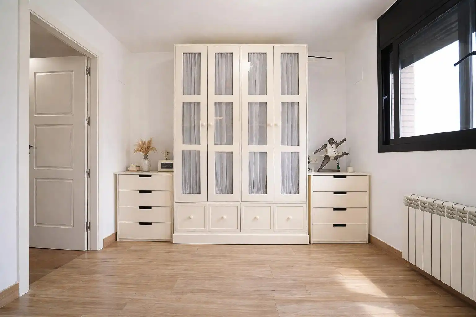 Habitación de Casa adosada en venta en Vilallonga del Camp con Aire acondicionado, Calefacción y Jardín privado