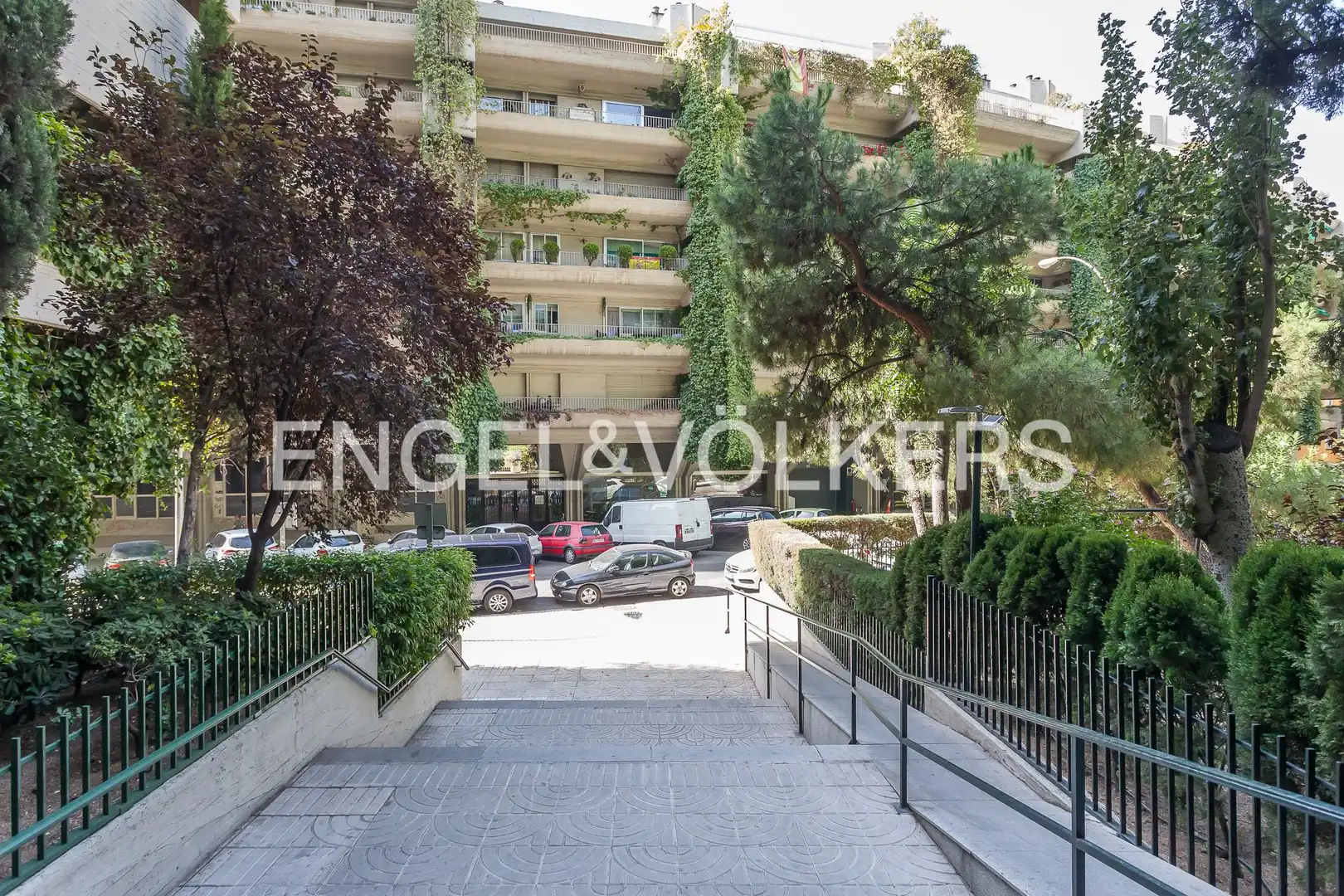 Vista exterior de Pis en venda en Madrid amb Aire condicionat, Calefacció i Terrassa